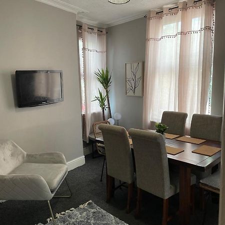 Perfect For Large Groups, Sleeps 15 Close To City Centre เชฟฟิลด์ ภายนอก รูปภาพ